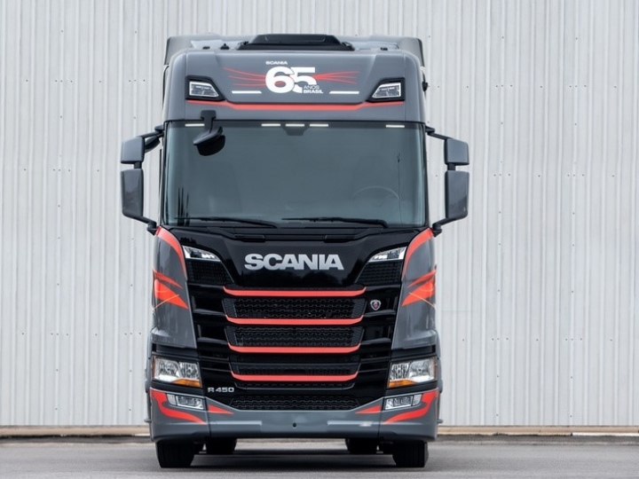 Edição Scania de 65 anos tem apenas 50 modelos disponíveis